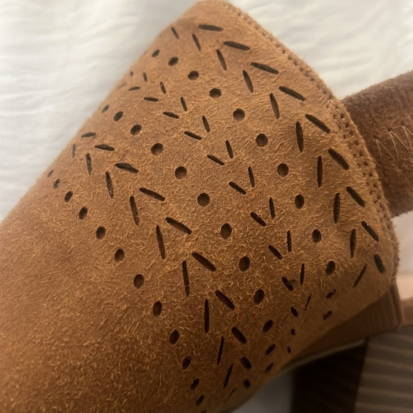 OXO BROWN SUEDE OPEN-TOE HEELS. NEW NEVER WORN. SIZE 8. Super Cute 🥰 - Picture 5 of 10